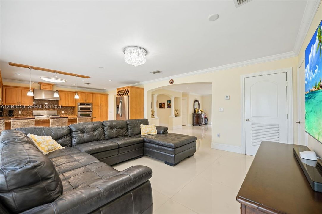 En Venta: $2,000,000 (5 camas, 3 baños, 1852 Pies cuadrados)