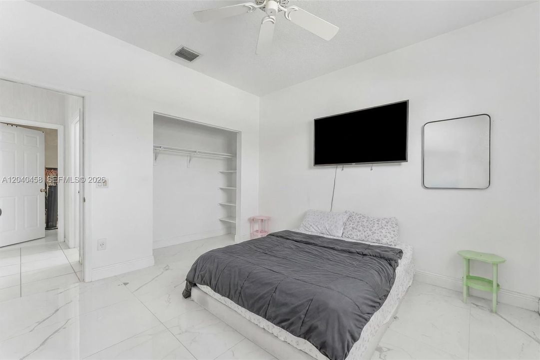 На продажу: $470,000 (3 спален, 2 ванн, 1864 Квадратных фут)