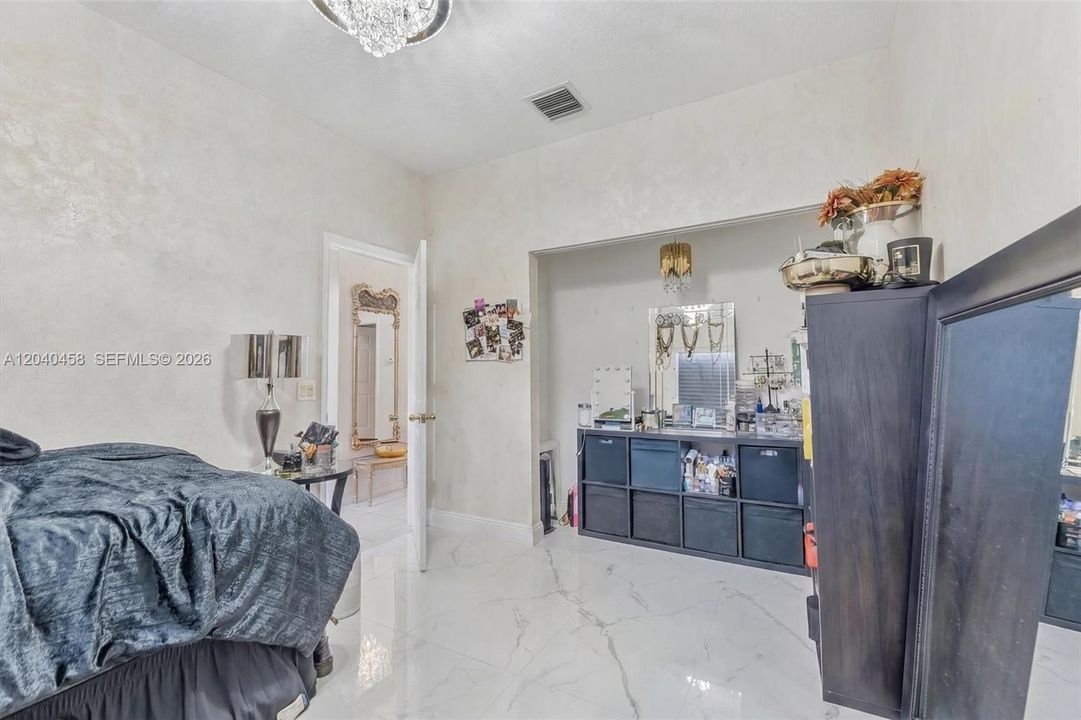 На продажу: $470,000 (3 спален, 2 ванн, 1864 Квадратных фут)
