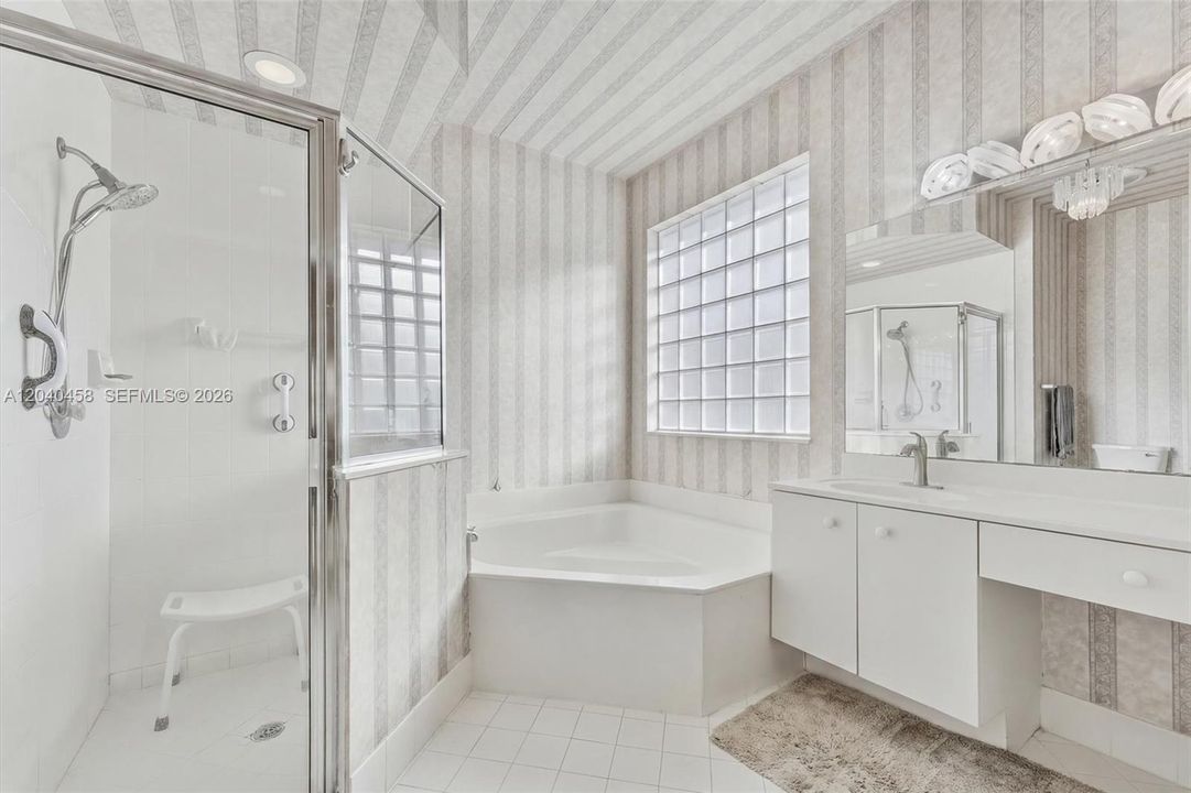 На продажу: $470,000 (3 спален, 2 ванн, 1864 Квадратных фут)