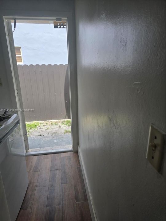For Rent: $2,300 (2 beds, 2 baths, 2289 Square Feet)
