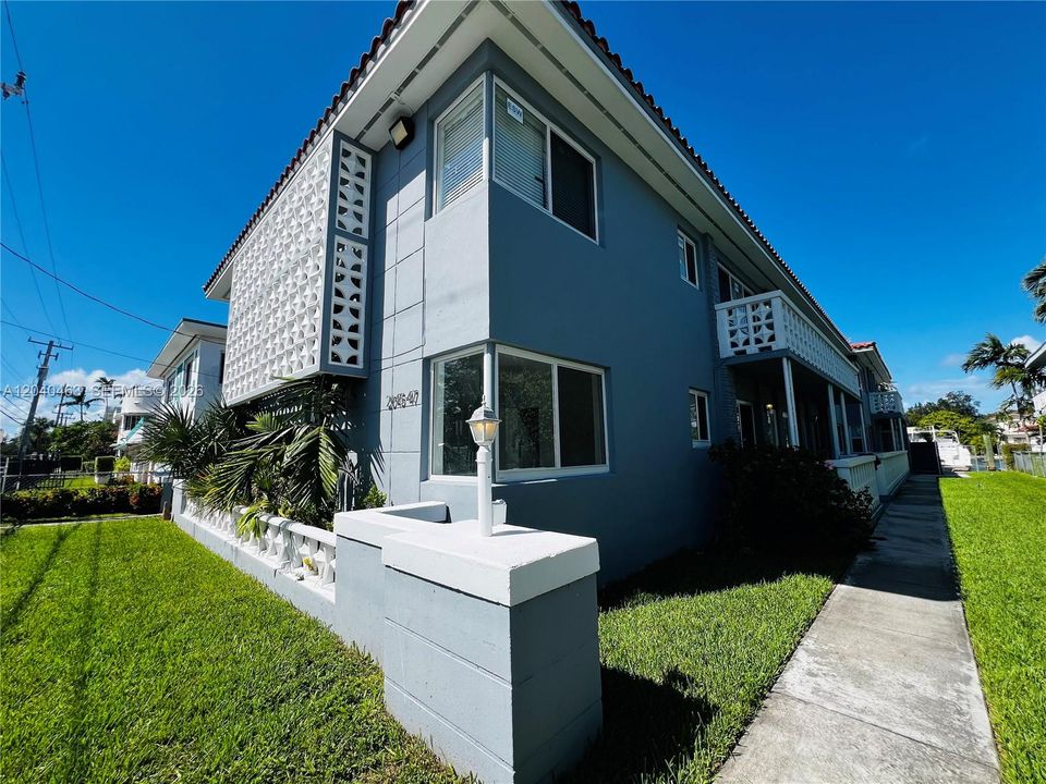 En Renta: $1,950 (1 camas, 1 baños, 825 Pies cuadrados)