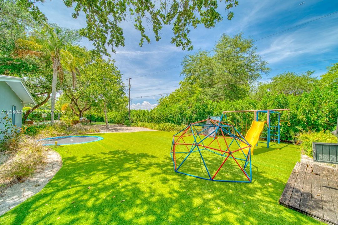 For Sale: $2,500,000 (4 beds, 4 baths, 4062 Square Feet)