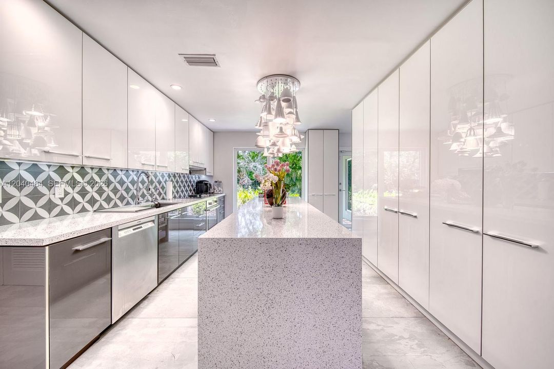 For Sale: $2,500,000 (4 beds, 4 baths, 4062 Square Feet)