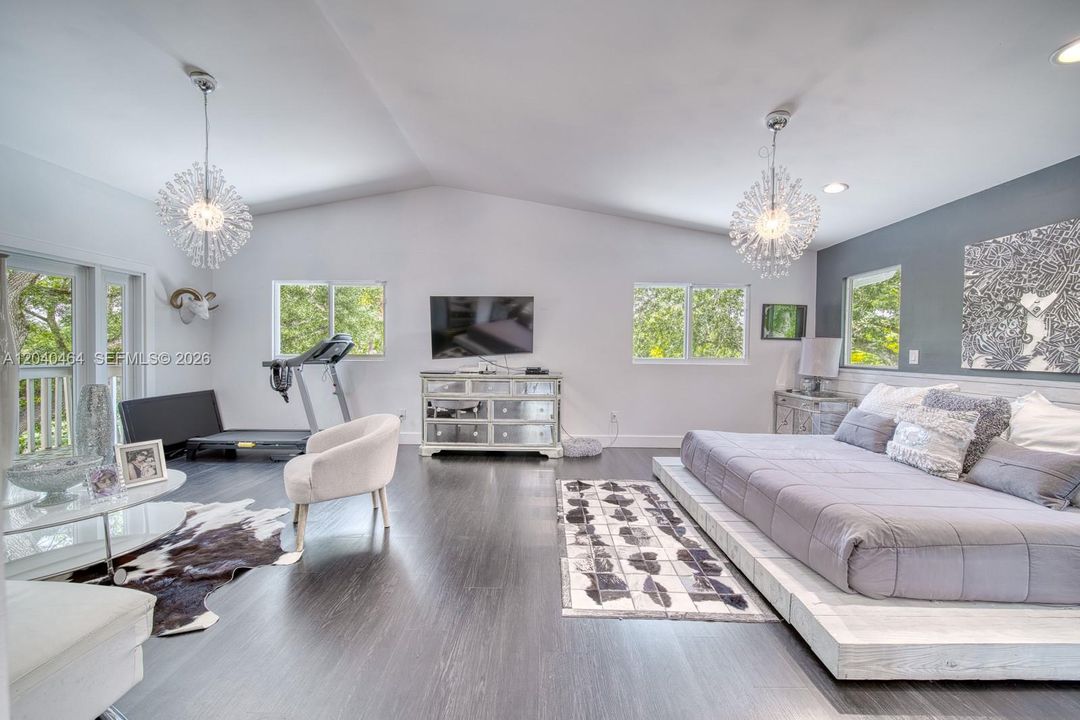 For Sale: $2,500,000 (4 beds, 4 baths, 4062 Square Feet)