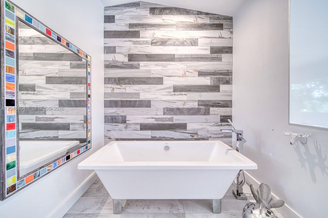 For Sale: $2,500,000 (4 beds, 4 baths, 4062 Square Feet)