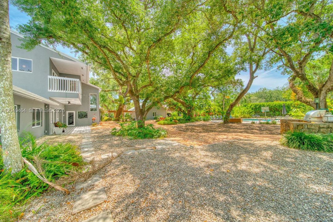 For Sale: $2,500,000 (4 beds, 4 baths, 4062 Square Feet)