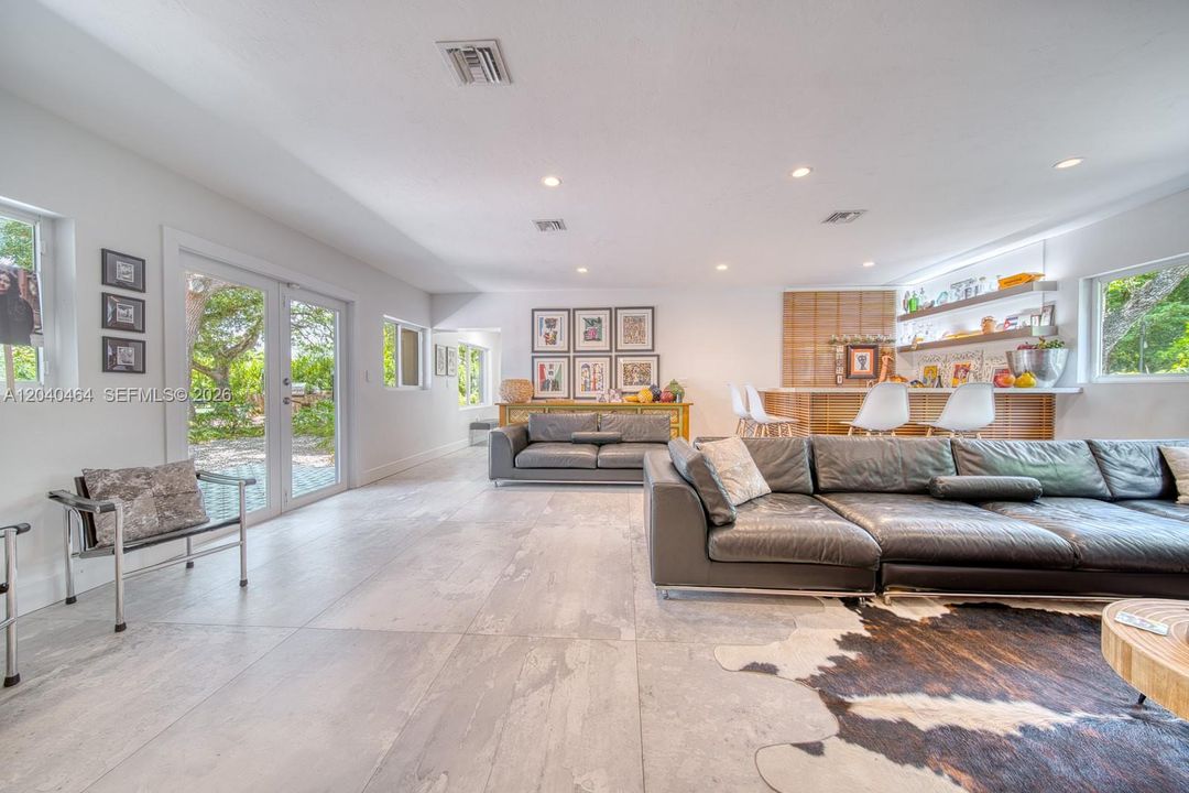 For Sale: $2,500,000 (4 beds, 4 baths, 4062 Square Feet)
