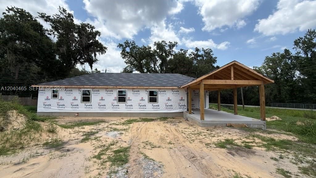 For Sale: $349,900 (4 beds, 3 baths, 1600 Square Feet)