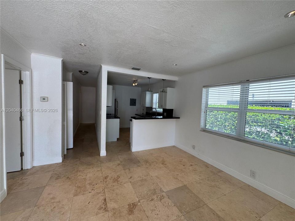 For Rent: $2,200 (2 beds, 2 baths, 980 Square Feet)