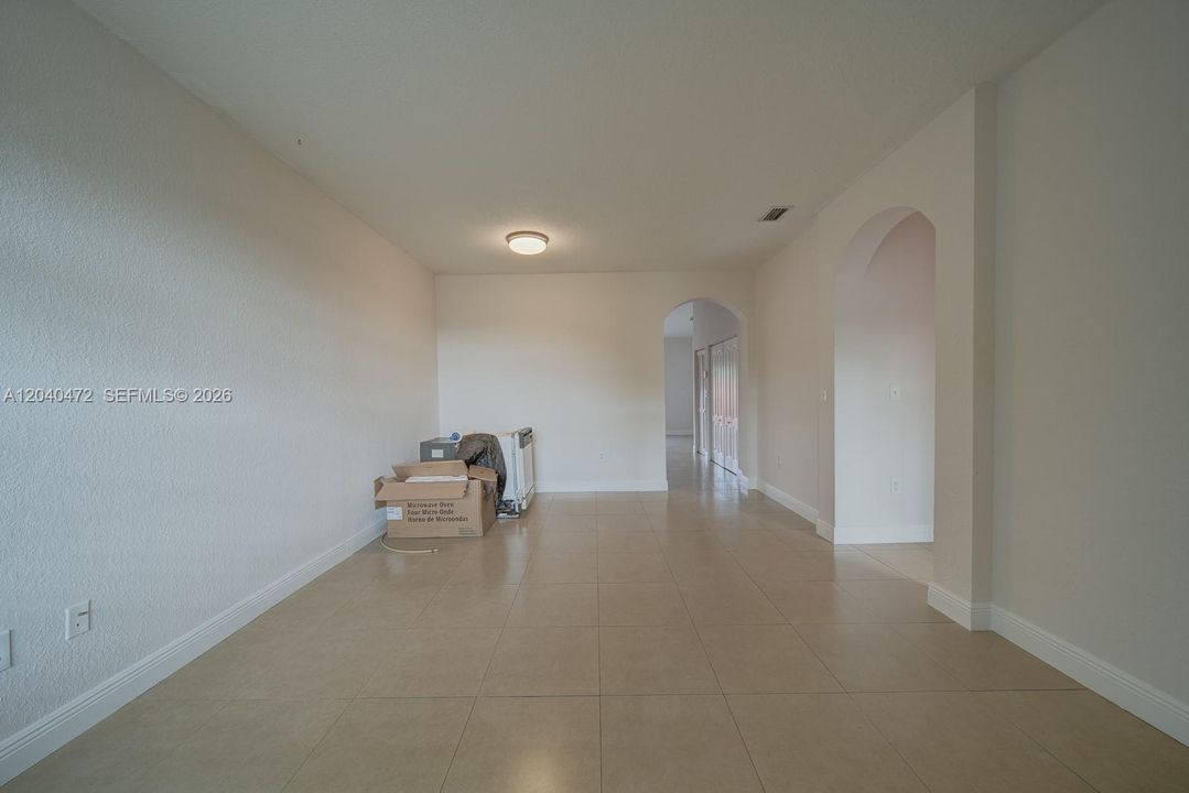 For Rent: $2,700 (3 beds, 2 baths, 1252 Square Feet)