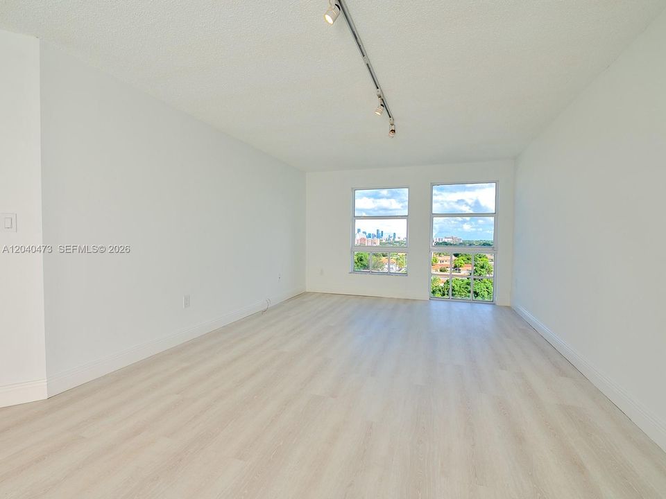 В аренду: $2,500 (1 спален, 1 ванн, 750 Квадратных фут)