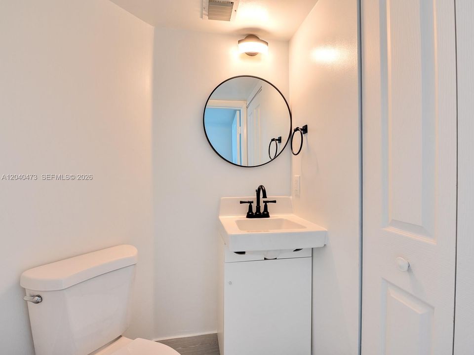 В аренду: $2,500 (1 спален, 1 ванн, 750 Квадратных фут)