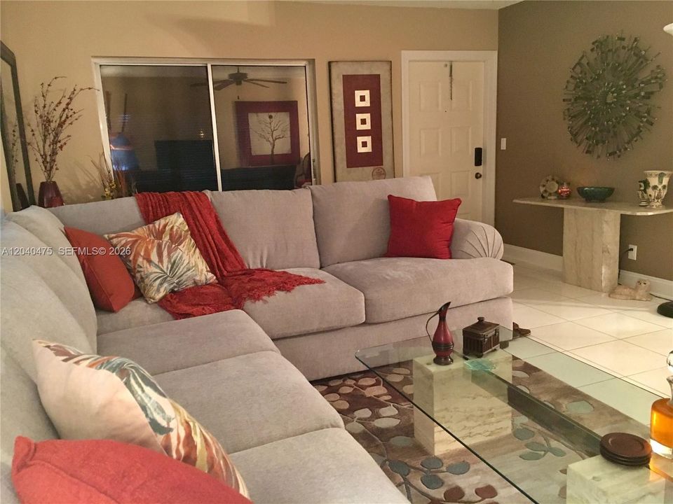 En Venta: $199,000 (2 camas, 2 baños, 1186 Pies cuadrados)