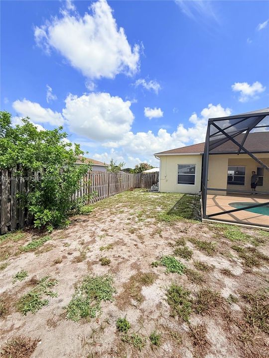 For Sale: $474,900 (4 beds, 2 baths, 2250 Square Feet)