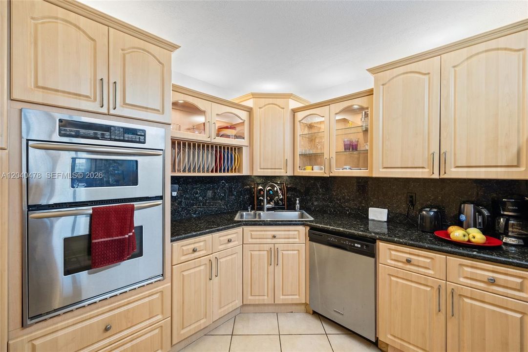 В аренду: $3,500 (2 спален, 2 ванн, 1459 Квадратных фут)
