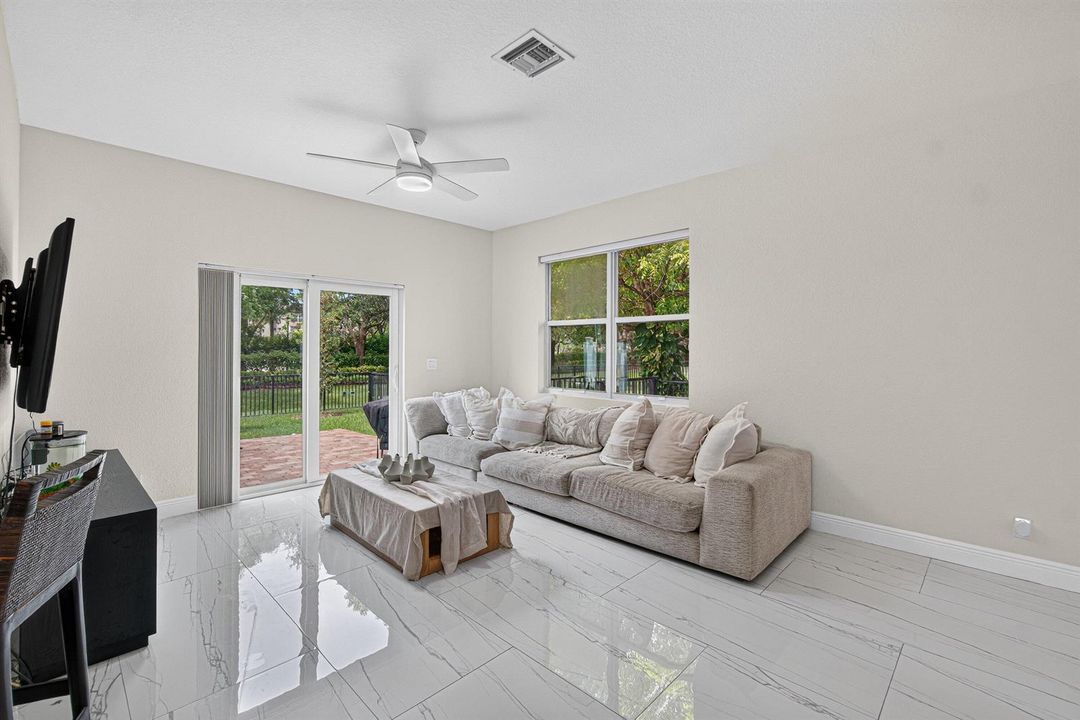 008-6455AzuraLakeRoad-Greenacres-FL-3346