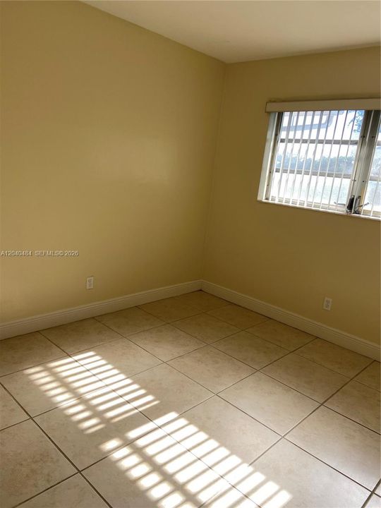 For Rent: $3,150 (4 beds, 2 baths, 2155 Square Feet)