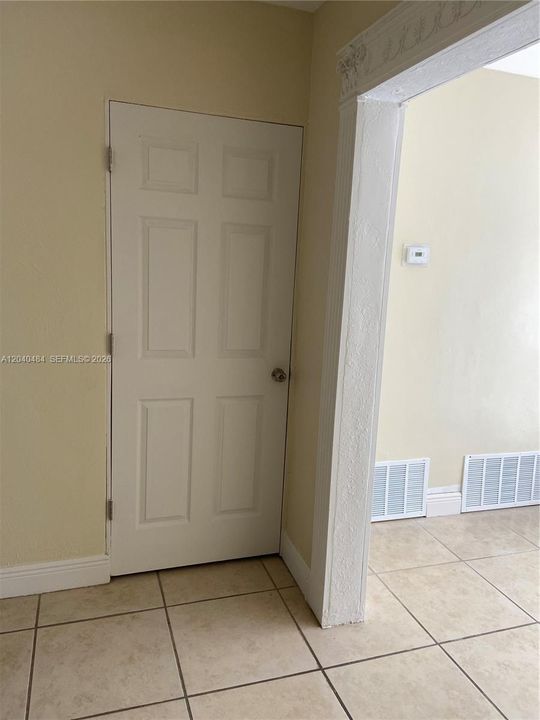 For Rent: $3,150 (4 beds, 2 baths, 2155 Square Feet)