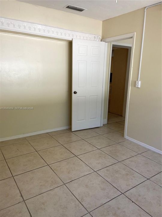 For Rent: $3,150 (4 beds, 2 baths, 2155 Square Feet)