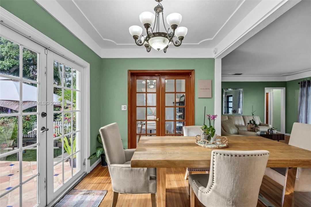 En Venta: $749,000 (2 camas, 1 baños, 1228 Pies cuadrados)