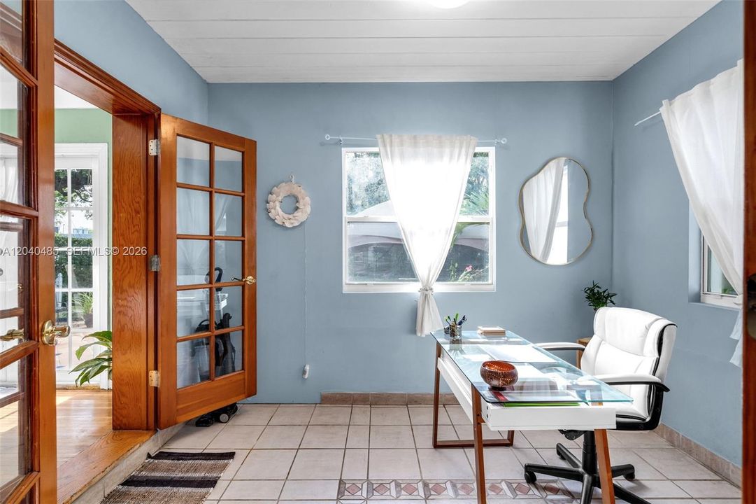 En Venta: $749,000 (2 camas, 1 baños, 1228 Pies cuadrados)