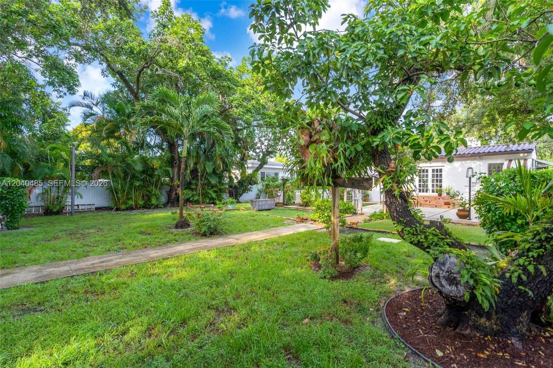 En Venta: $749,000 (2 camas, 1 baños, 1228 Pies cuadrados)
