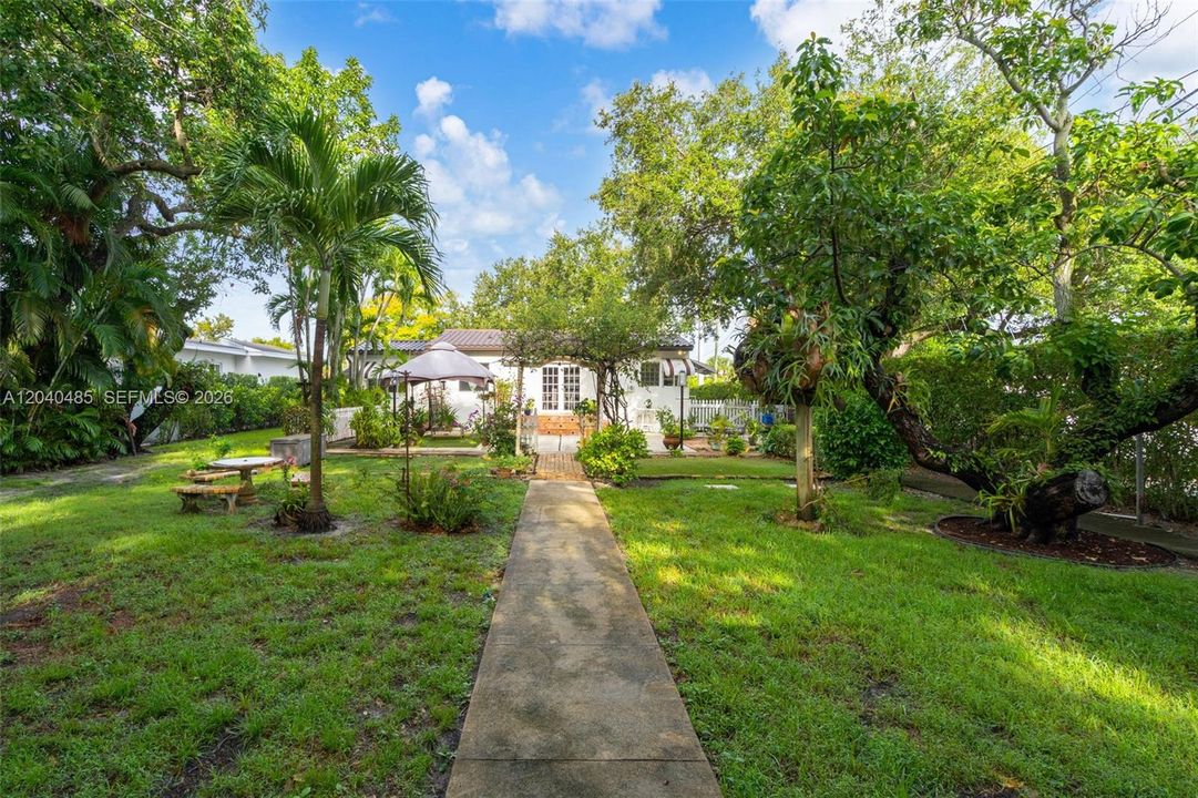 En Venta: $749,000 (2 camas, 1 baños, 1228 Pies cuadrados)