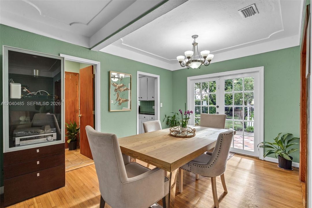 En Venta: $749,000 (2 camas, 1 baños, 1228 Pies cuadrados)