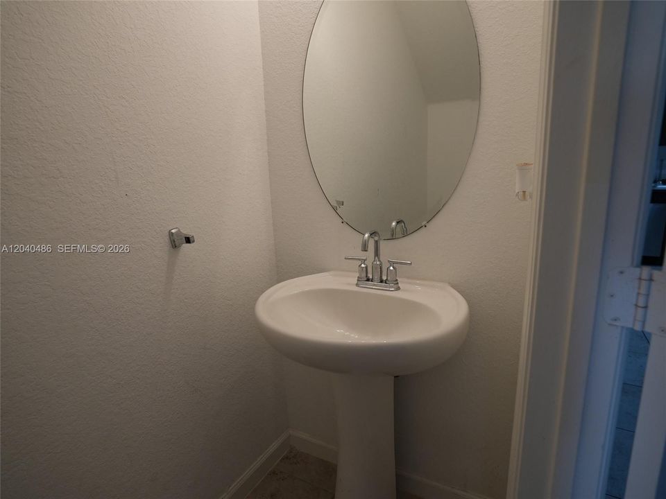 На продажу: $399,999 (3 спален, 2 ванн, 1496 Квадратных фут)