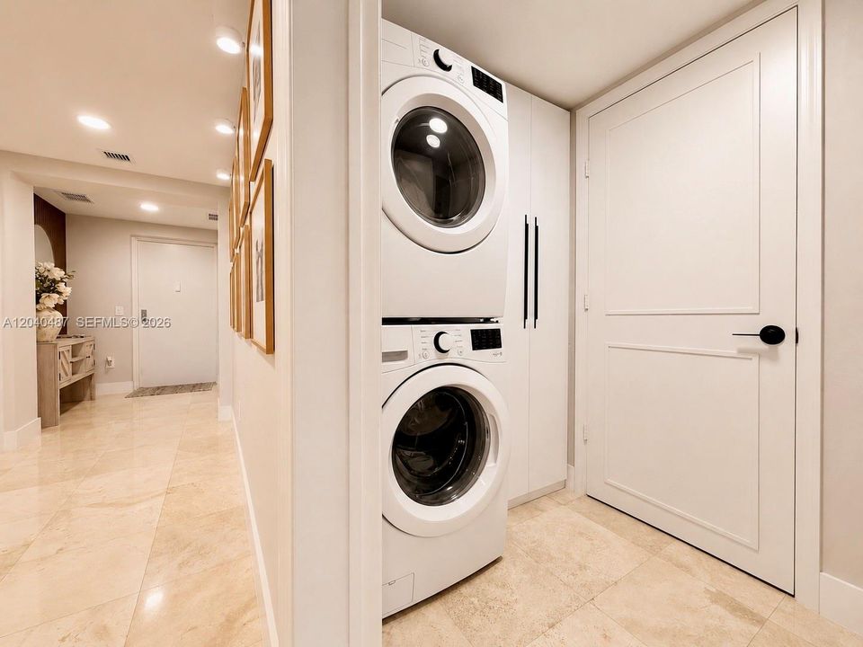 For Rent: $4,200 (3 beds, 3 baths, 1801 Square Feet)
