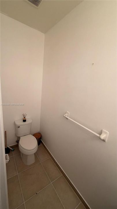 For Rent: $3,400 (3 beds, 2 baths, 1668 Square Feet)