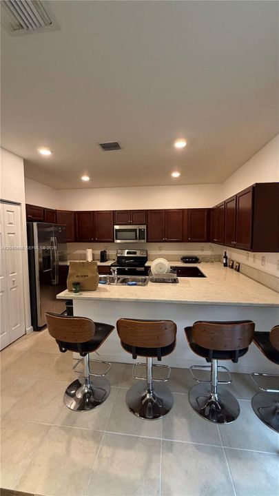 For Rent: $3,400 (3 beds, 2 baths, 1668 Square Feet)
