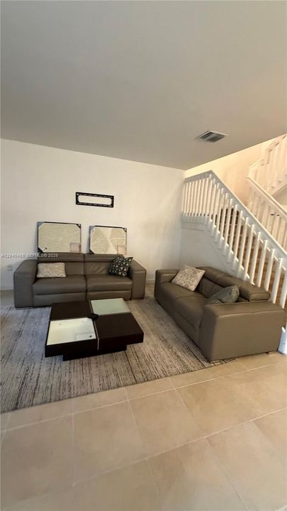 For Rent: $3,400 (3 beds, 2 baths, 1668 Square Feet)