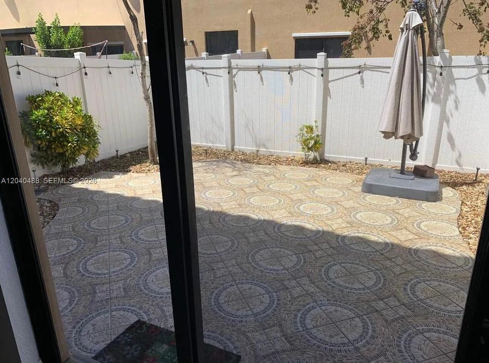 For Rent: $3,400 (3 beds, 2 baths, 1668 Square Feet)