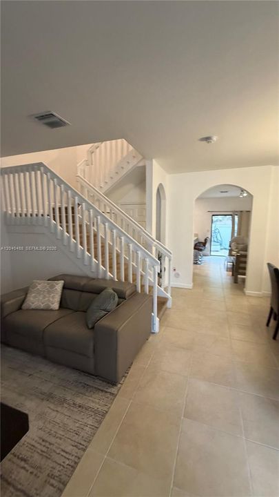 For Rent: $3,400 (3 beds, 2 baths, 1668 Square Feet)