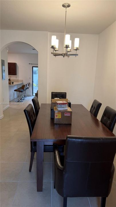 For Rent: $3,400 (3 beds, 2 baths, 1668 Square Feet)