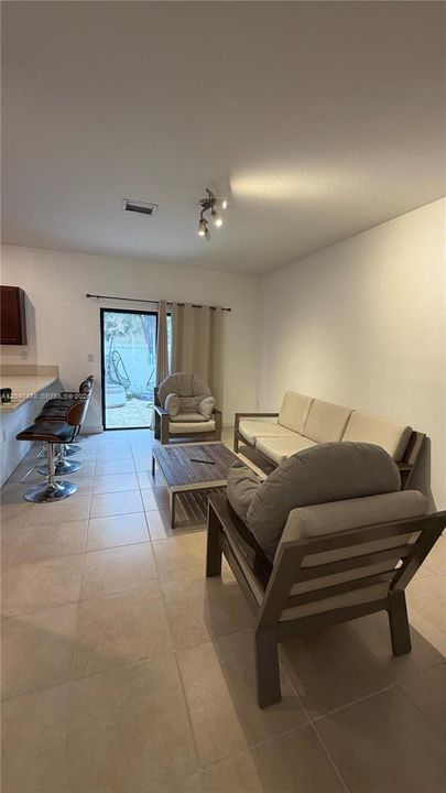 For Rent: $3,400 (3 beds, 2 baths, 1668 Square Feet)
