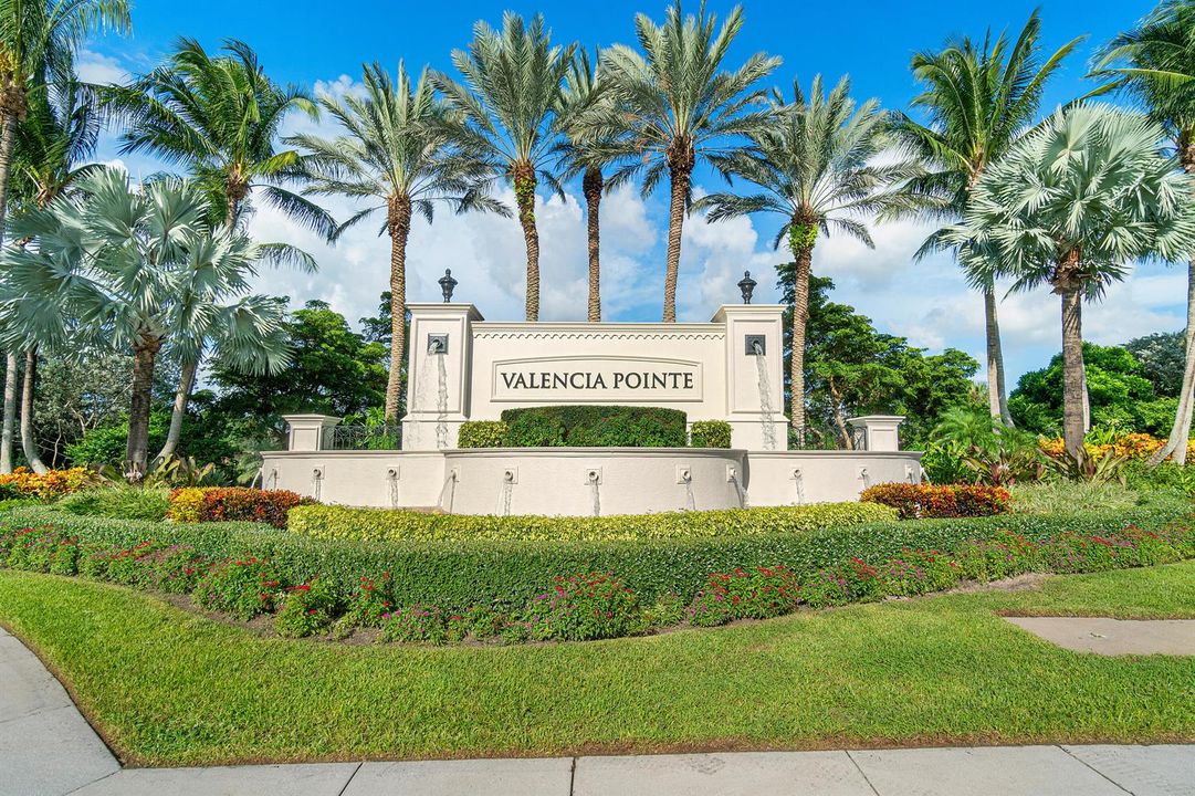 Valencia Pointe