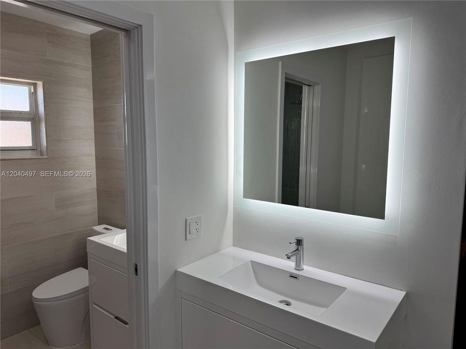 En Venta: $1,350,000 (3 camas, 2 baños, 1880 Pies cuadrados)