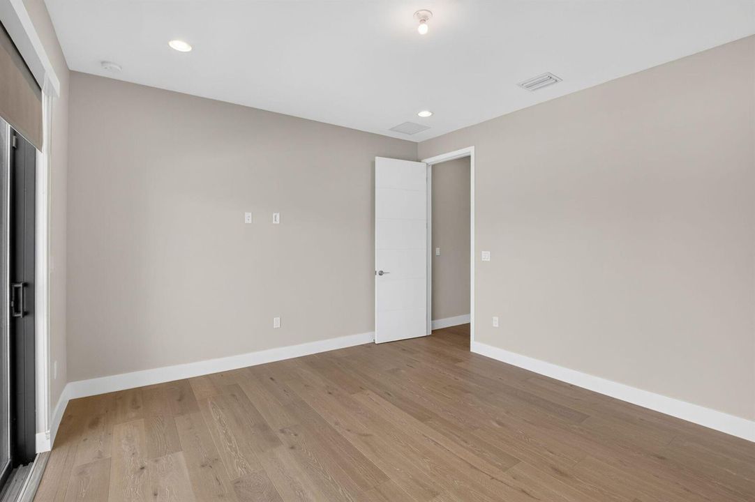 Bedroom Suite 2 w/Balcony