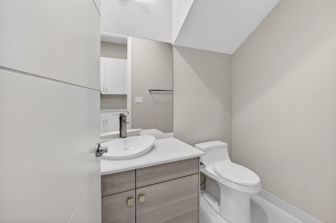 Guest Bath-1/2 Bath on Main