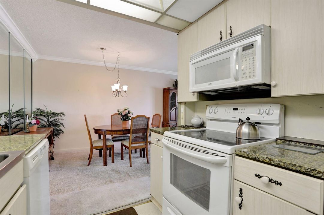 432 GRANTHAM B 1BR/2BA