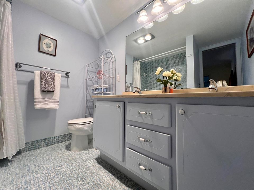 432 GRANTHAM B 1BR/2BA