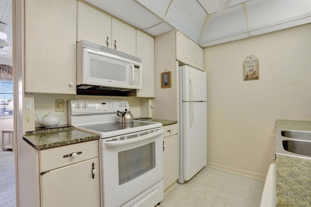 432 GRANTHAM B 1BR/2BA
