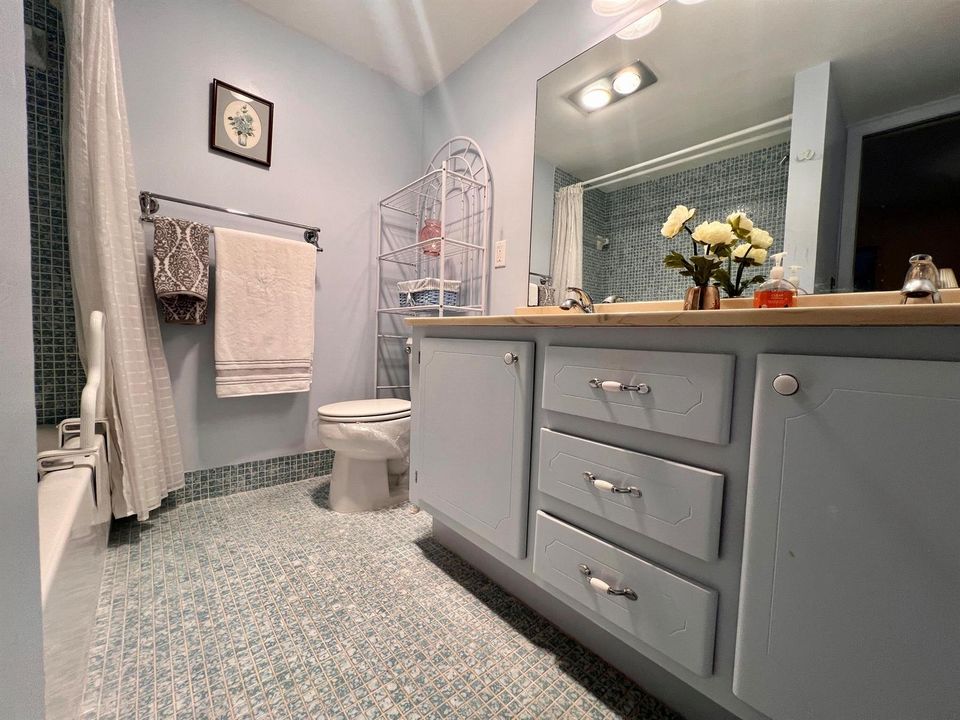 432 GRANTHAM B 1BR/2BA