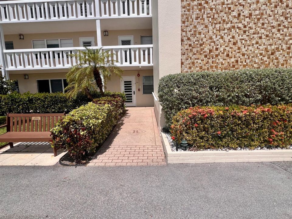 432 GRANTHAM B 1BR/2BA