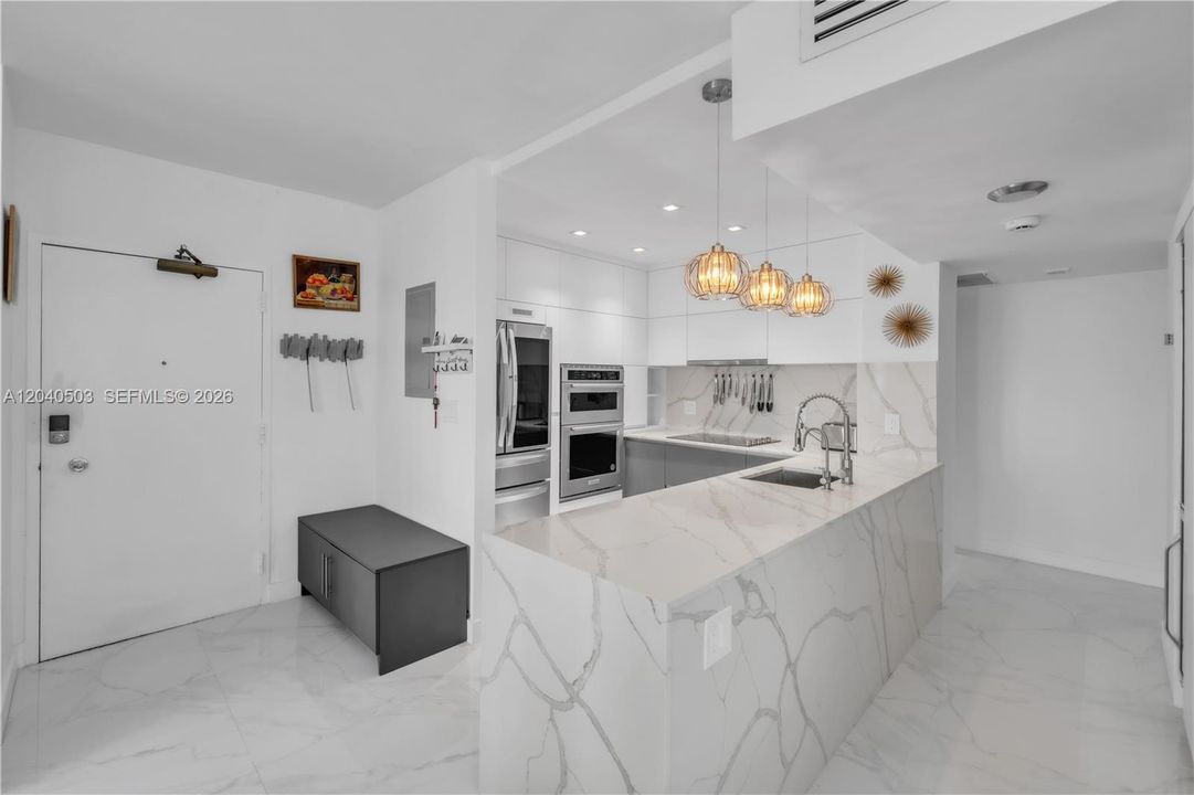 В аренду: $4,800 (2 спален, 2 ванн, 1275 Квадратных фут)
