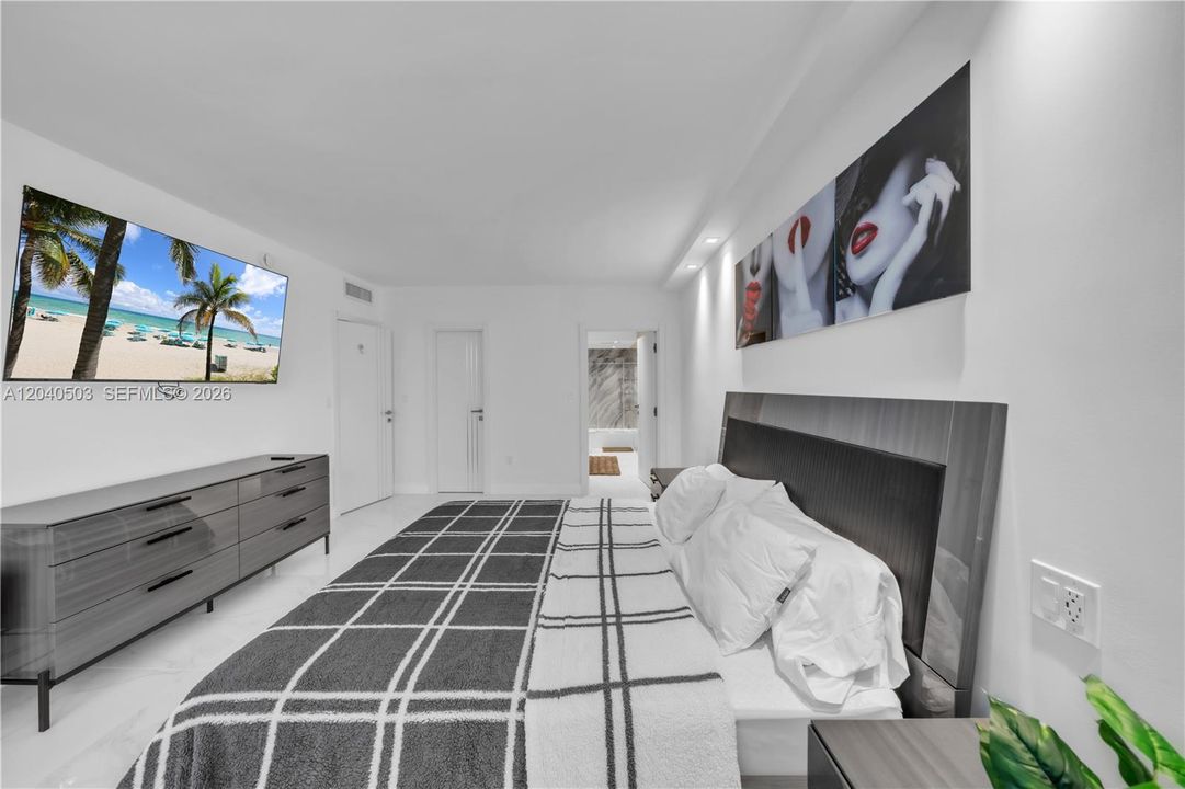 В аренду: $4,800 (2 спален, 2 ванн, 1275 Квадратных фут)