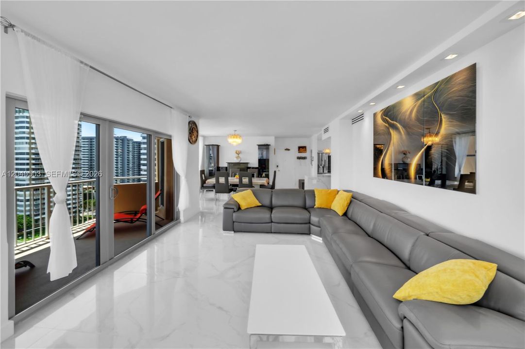 В аренду: $4,800 (2 спален, 2 ванн, 1275 Квадратных фут)